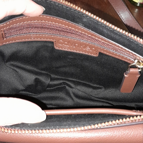 Calvin Klein Lock Leather Demi Shoulder Bag WalnutGold - Picture 5 of 6